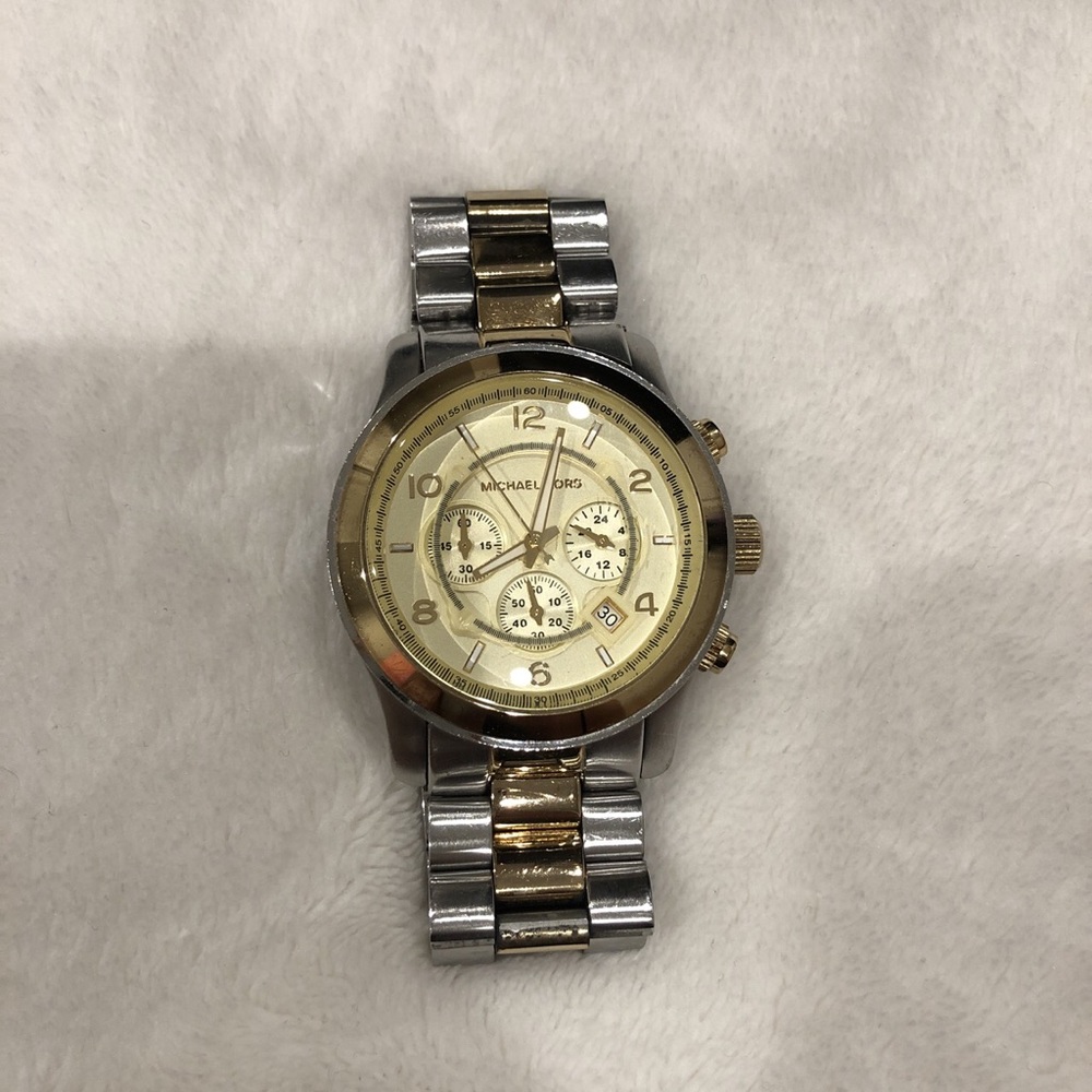 Michael Kors Monochrome watch. Extra links in box